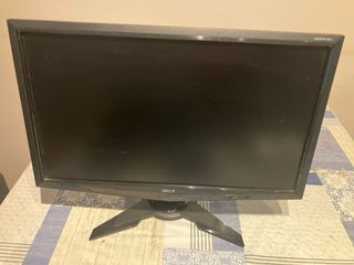 Pantalla Acer, Teclado y Altavoces PC