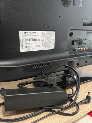 Monitor LG 22" 22LS3500