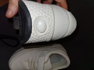 Zapatillas blancas con ruedas