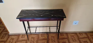 Mesa auxiliar moderna piedra y metal