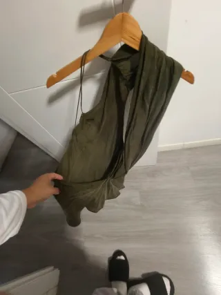 Blusa verde con manga caída