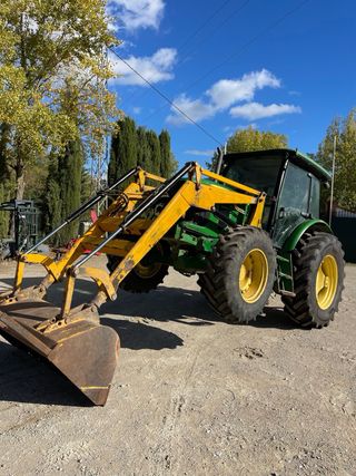 Tractor John Deere 6100 D con pala