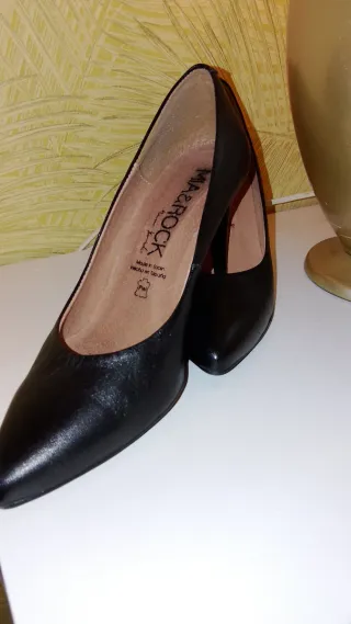 Zapatos de piel negros tacón