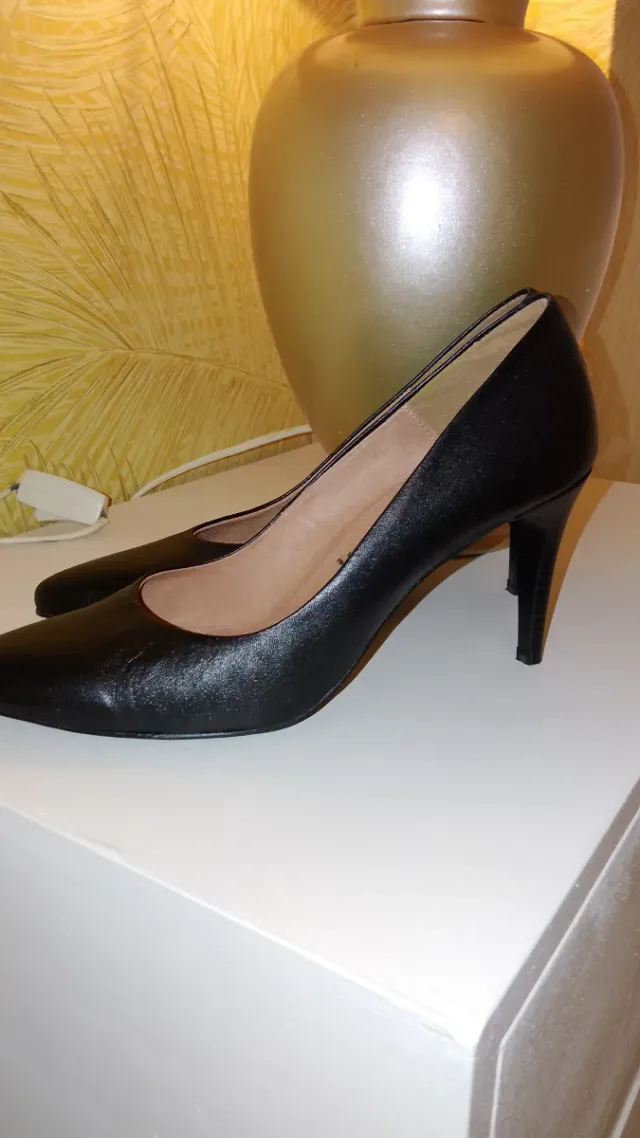 Zapatos de piel negros tacón