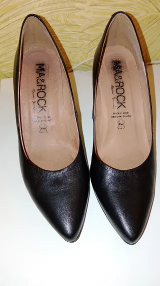 Zapatos de piel negros tacón