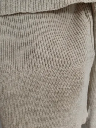 Jersey beige hombros descubiertos