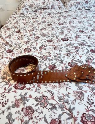 Cinturón vintage de piel con flores