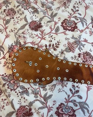 Cinturón vintage de piel con flores