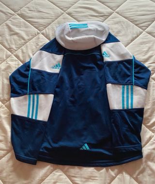 Conjunto deportivo Adidas azul y blanco