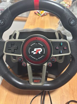 Volante, marchas y pedales Thrustmaster PS4