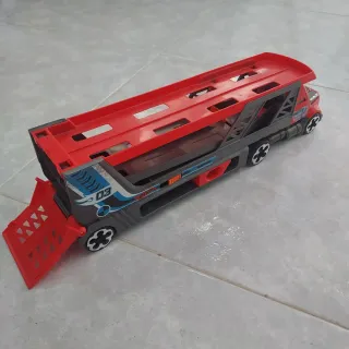 Camión lanza coches Hot Wheels