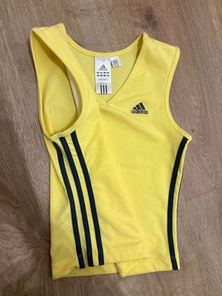 Camiseta Adidas sin mangas amarilla