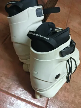 Patines agresivos blancos