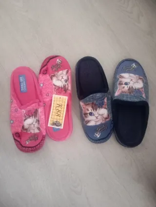 Zapatillas de casa con gatitos