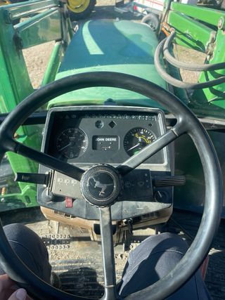 Tractor John Deere 6506 con pala