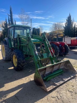 Tractor John Deere 6506 con pala
