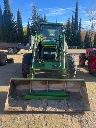 Tractor John Deere 6506 con pala