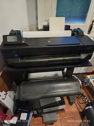 Plóter HP T120 Negro con Mesa Recoge Planos