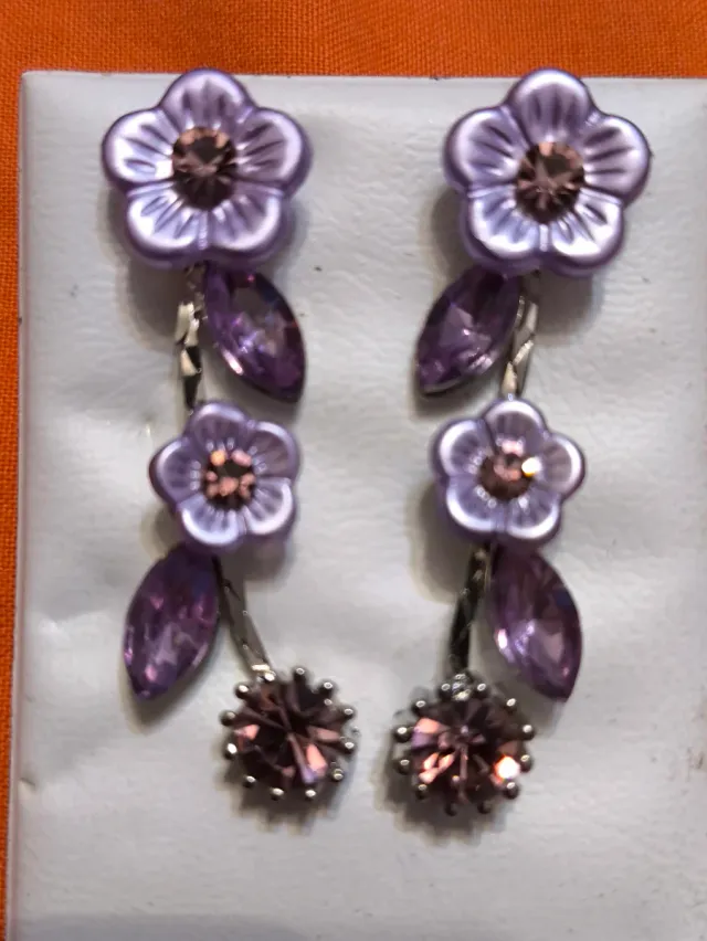 Pendientes fantasía flor morada y plata