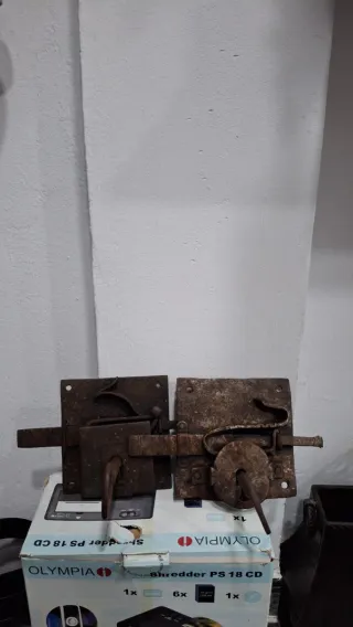 Cerraduras Antiguas de Hierro