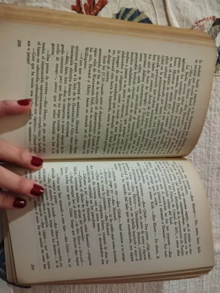 Instalado en la cresta de la ola