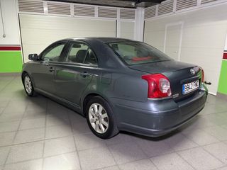 Toyota Avensis 2.2 diesel 150 cv