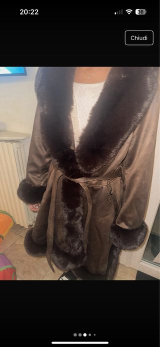 Giacca lunga con pelliccia mai indossata
