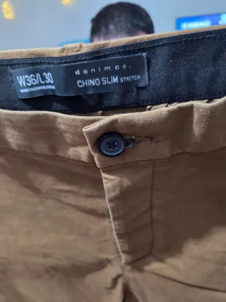 Pantalón Chino Slim Marrón.
