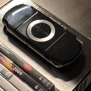 Sony PSP 2004 Piano Black con accessori
