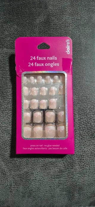Uñas postizas niña .Claire's 24 unidades