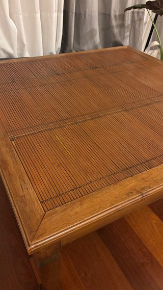 Mesa de centro colonial de madera y bambú