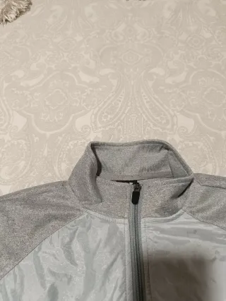 Chaqueta Under Armour Gris