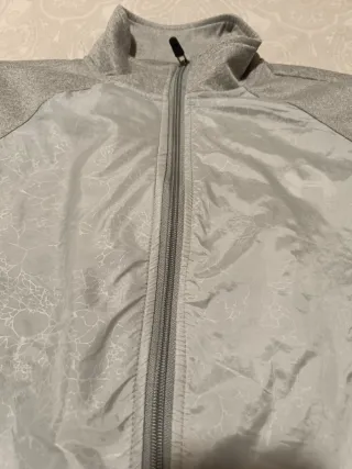 Chaqueta Under Armour Gris