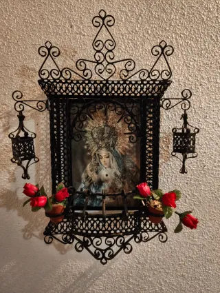 Altar de forja Virgen/Cristo con Faroles y Flores