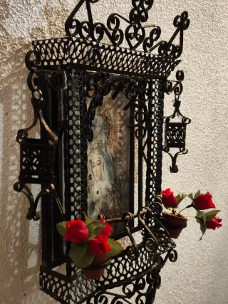 Altar de forja Virgen/Cristo con Faroles y Flores