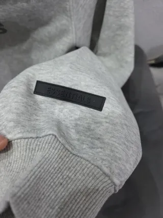 Sudadera Essentials Fear of God Gris