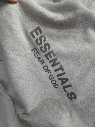 Sudadera Essentials Fear of God Gris
