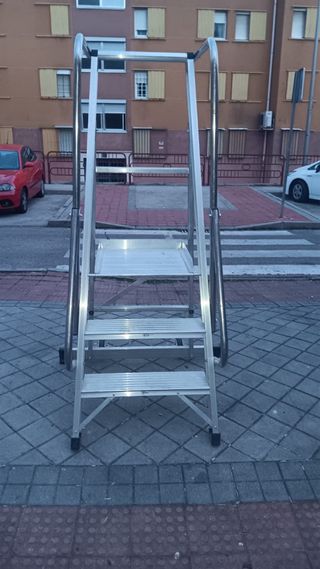 Escaleras de almacén de aluminio