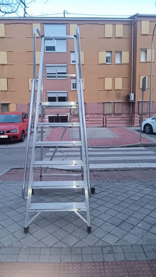 Escaleras de almacén de aluminio