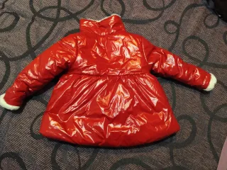Chaqueta charol roja niña 2-3 años