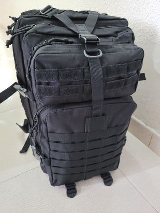 Mochila tactica militar para caza pezca negra