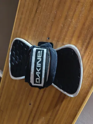 Tabla de Kitesurf artesanal (Custom) + footstraps.