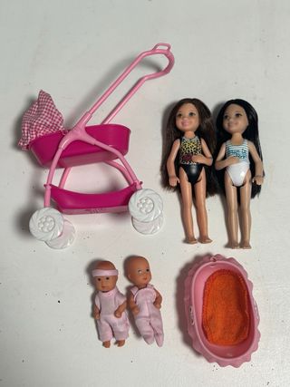 Lote 9 Muñecas Barbie, ropa y accesorios