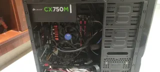 Torre Gaming AeroCool Negra y Verde