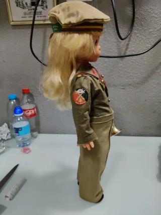 Muñeca funcionando militar antigua funcionando  mi