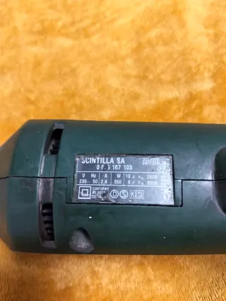 Taladro martillo percutor marca Bosch CSB 550.