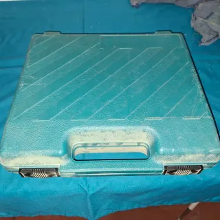 Taladro Makita con baterias