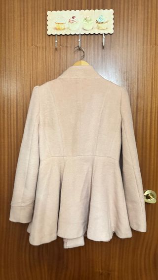 Abrigo 2 en 1 rosa palo con capucha y pelo