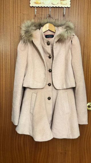 Abrigo 2 en 1 rosa palo con capucha y pelo