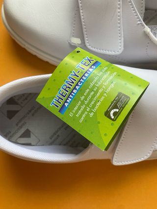 Zuecos blancos trabajo velcro antibacterianos